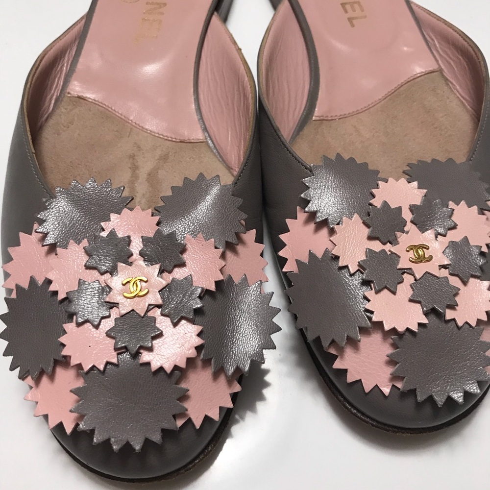 CHANEL MULES Size 35 1/2.